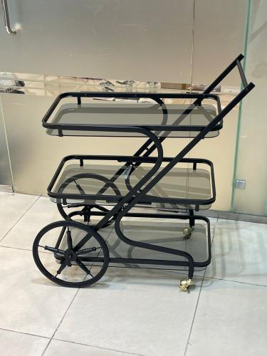 عربية تقديم أسود 3 رفوف زجاج