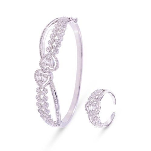 اسواره وخاتم بتصميم ناعم بلون فضي