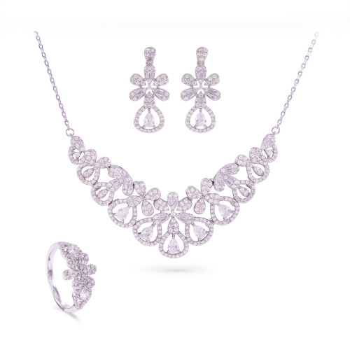 نصف طقم بتصميم ملكي باللون الفضي