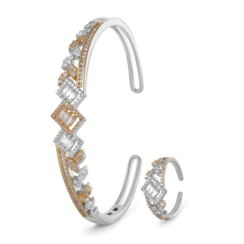 بنجره وخاتم بلون ذهبي وفضي