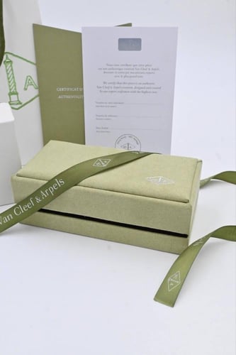 اسوارة VC كحلي