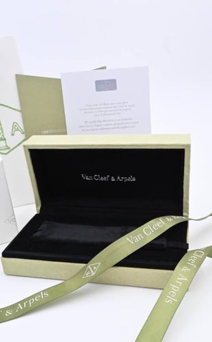 اسوارة VC وردي