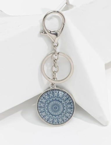 ميدالية للسيارة