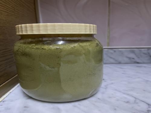 حنة عضوية مخلوطة بالاعشاب الهندية (نصف كيلو)