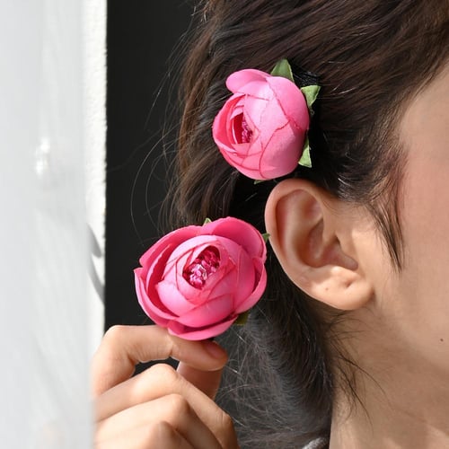 كلبس شعر بزهور بتفاصيل أنيقه