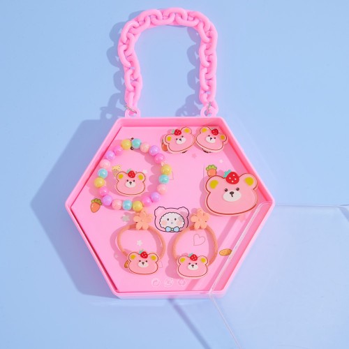 بوكس اطفال من البارو يحتوي على اكسسوار وربطات شعر