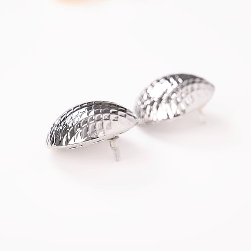 حلق دائري منقط لماع من البارو