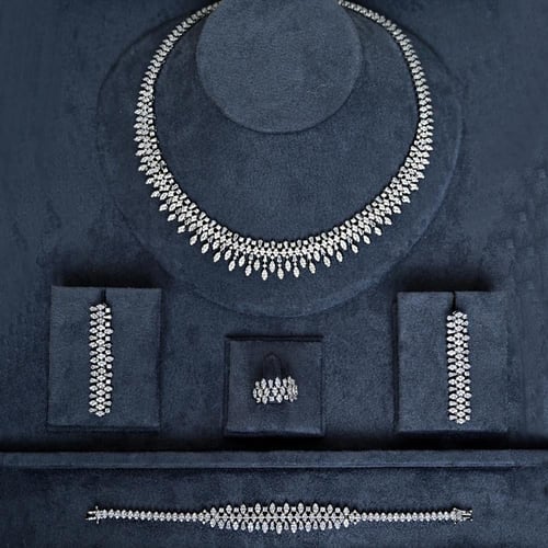 طقم زركون أنيق بتصميم أوراق لامعة ولمسة فاخرة جذاب...