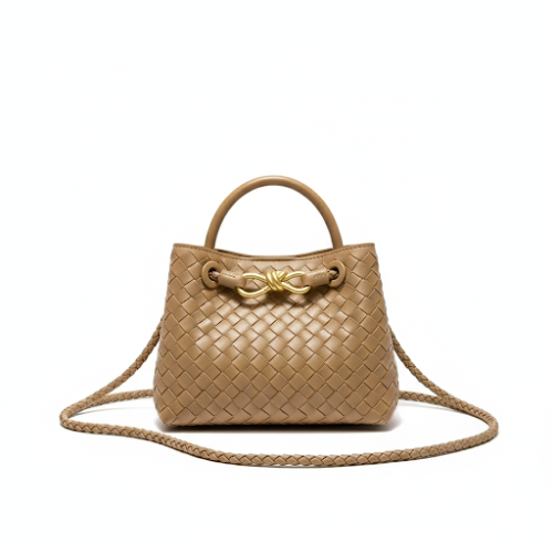 شنطة يد نسائية فاخرة بتصميم مضفر بلون البيج