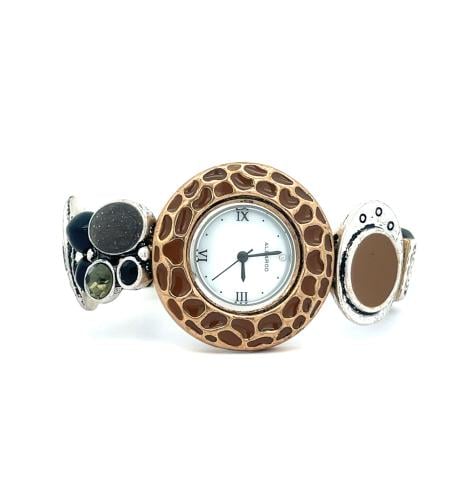 ساعة راقية بإطار ذهبي وردي بنقوش أنيقة، صُنعت في ك...