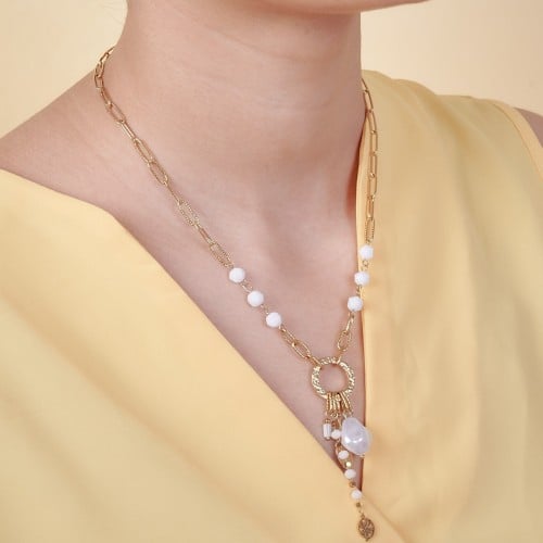 سلسال ذهبي عريض مع تفاصيل لؤلؤ