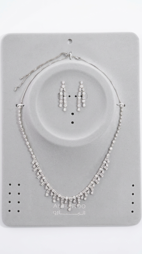 طقم زركون عصري بتصميم أنيق ولمعة فاخرة