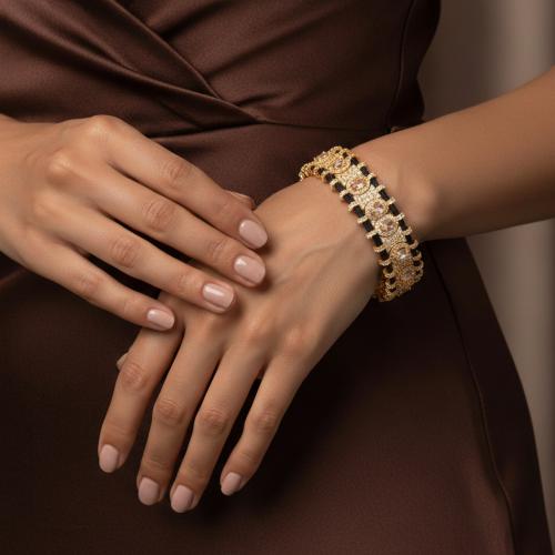 اسوره ذهبية مرصعة مرصع بالزيركون الجذاب