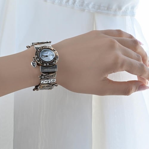 ساعة راقية بإطار ذهبي وردي بنقوش أنيقة، صُنعت في ك...
