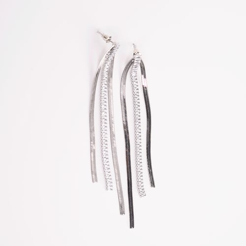 حلق تنس طويل فاخر من البارو