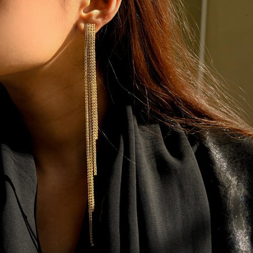 حلق طويل كرستال عريض انيق من البارو