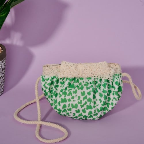 شنطة اطفال دانتيل كاو لون ابيض و اخضر