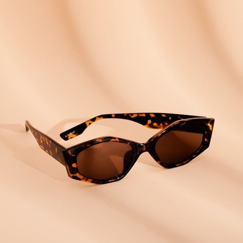 نظارة شمسية نسائية بنمط سداسي انيق