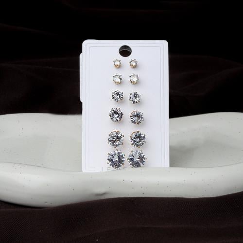 مجموعة أقراط زيركون بأحجام مختلفة تضيف بريقاً أنيق...