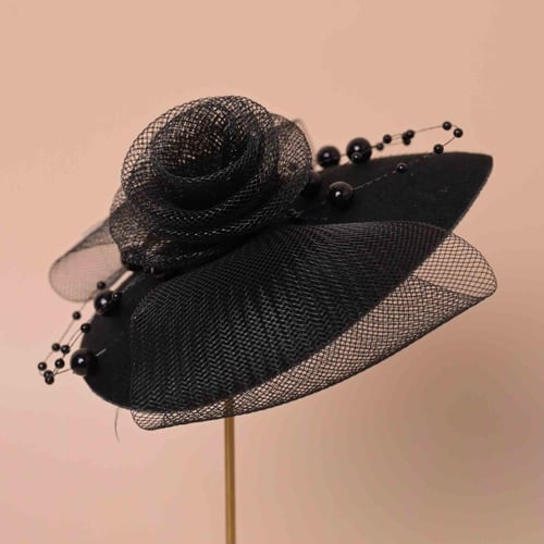 قبعه فرنسية ورده بيضاوي مع لولو من البارو