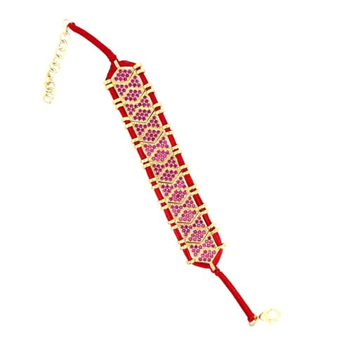 اسوارة ملكي تجمع بين فخامة الذهبي وحيوية الزيركون