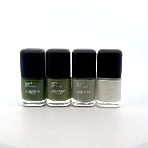 مناكير بألوان خضراء وبيضاء أنيقة لاحتفالات اليوم ا...