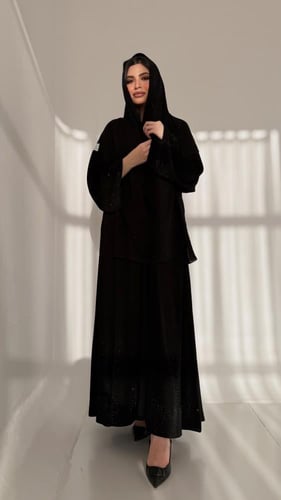 عبايه فصوص منثور