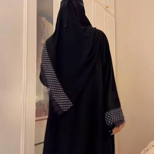 عبايه منقطه ودانتيل