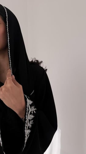 عبايه تطريز شك طرف واحد