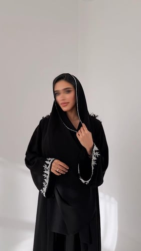 عبايه تطريز شك طرف واحد