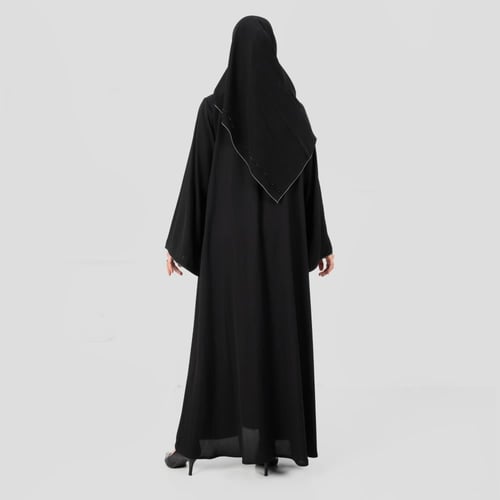 عباية من الكريب الفاخر مطرزة