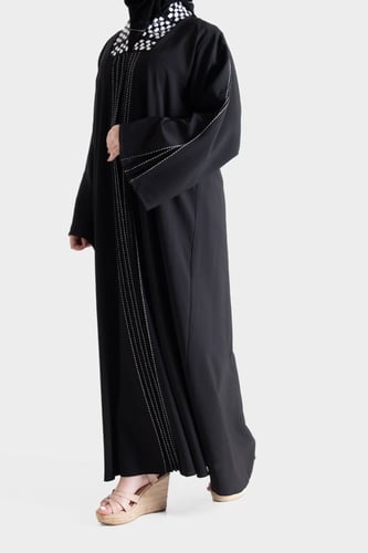 عباية لف من قماش الكريب