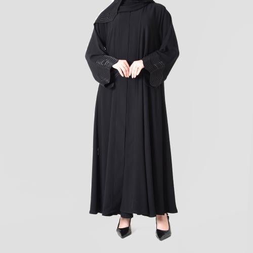 عباية كلوش مصممة من حرير "المروة" الفاخر