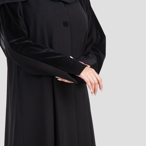 عباية شتوية فاخرة من قماش الكريب الباربي