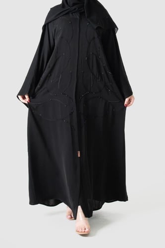 عباية ناعمة من قماش الحرير مطرزة