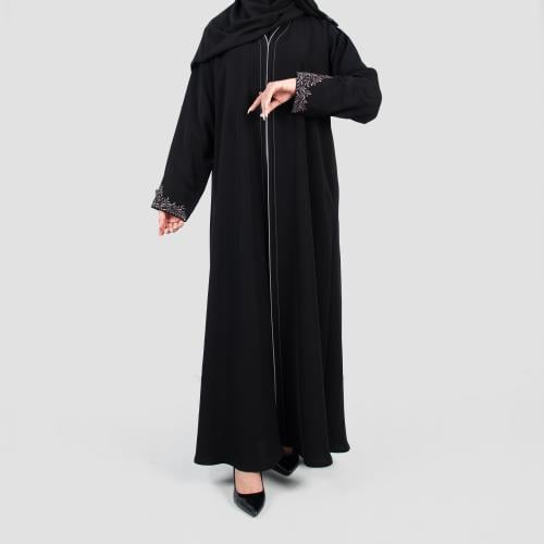 عباية ناعمة من الحرير مطرزة