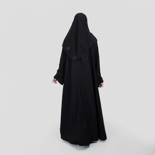 عباية كلوش بقماش ناعم من الحرير (التميّز)