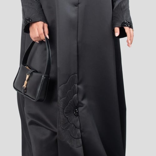 عباية انيقة بقصة بليزر