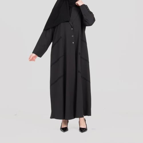 عباية من قماش الكريب الفاخر مطرزة