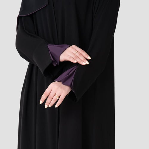 عباية من الكريب بكسرة على الاكمام