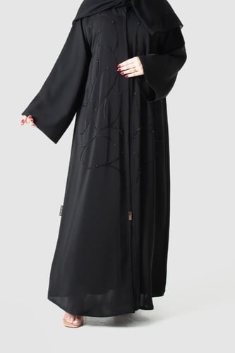 عباية ناعمة من قماش الحرير مطرزة