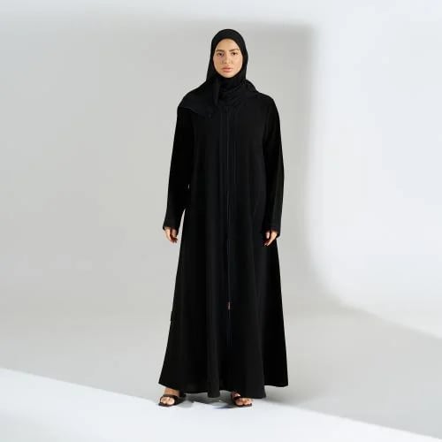 عباية نص كلوش مطرزة باللون الكحلي