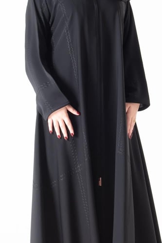 عباية ناعمة من الحرير مطرزة