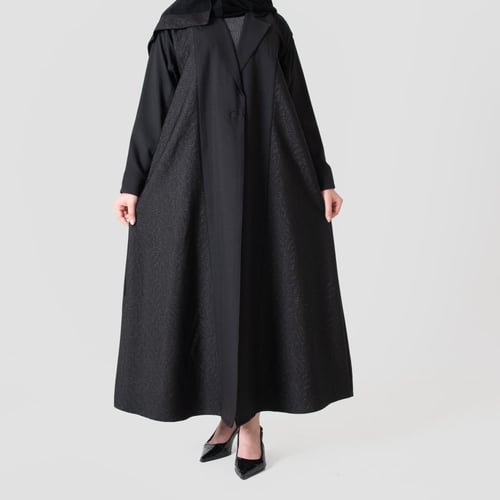 عباية من الكريب الفاخر ولمسات جاكار مشجر