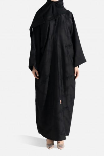 عباية لف مزينة بتطريز ناعم مشجر