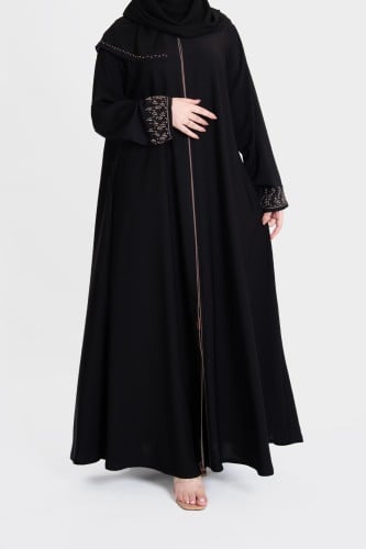 عباية بتطريز ناعم على الاكمام