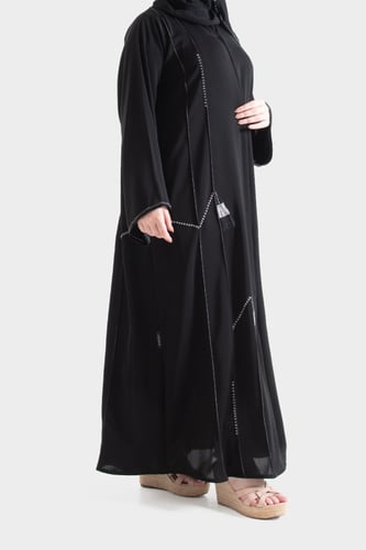 عباية من الحرير بتطريز يدوي