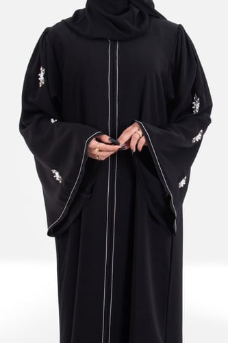 عباية من قماش الحرير مطرزه عالاكمام شغل يدوي