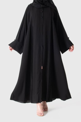 عباية من قماش الكريب بكسرات