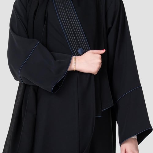 عباية بناتي بقماش ناعم من الحرير